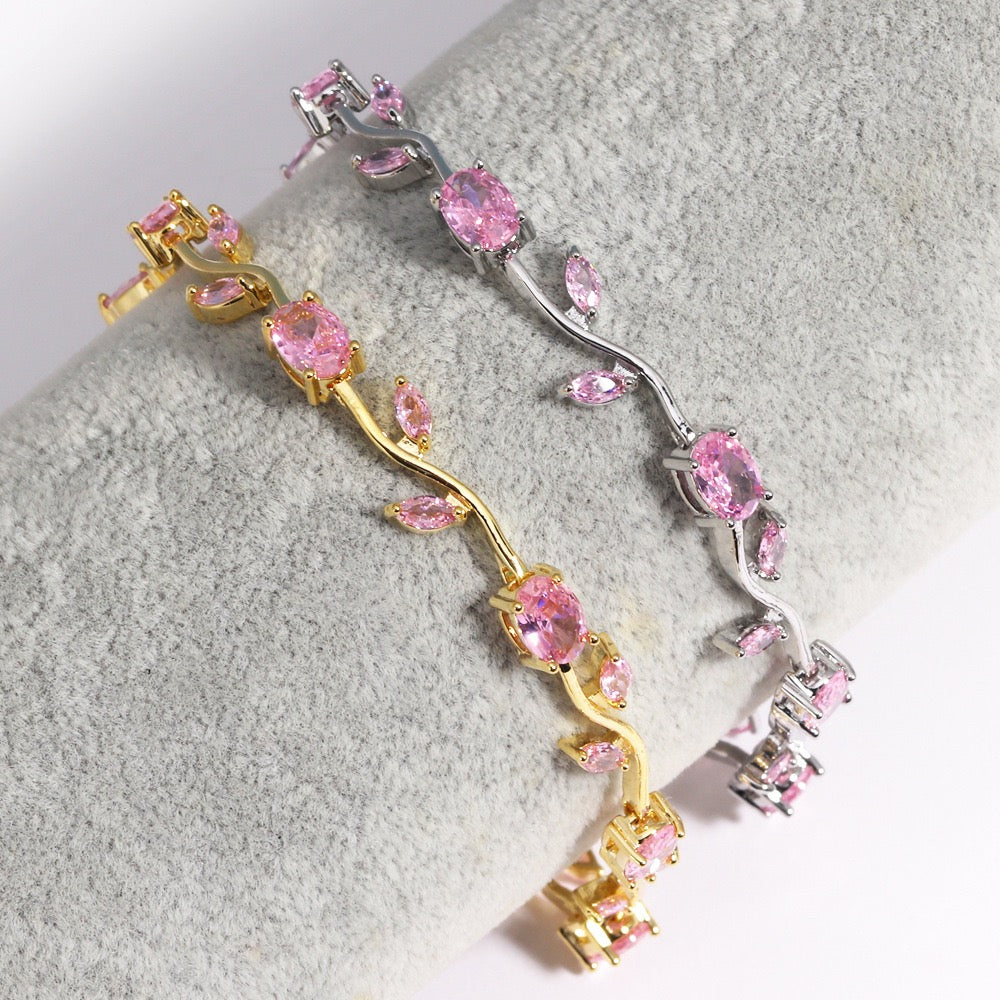 Adjustable Flower Bracelet | Natural Stone | Fade-Resistant Plated | Luxury Style