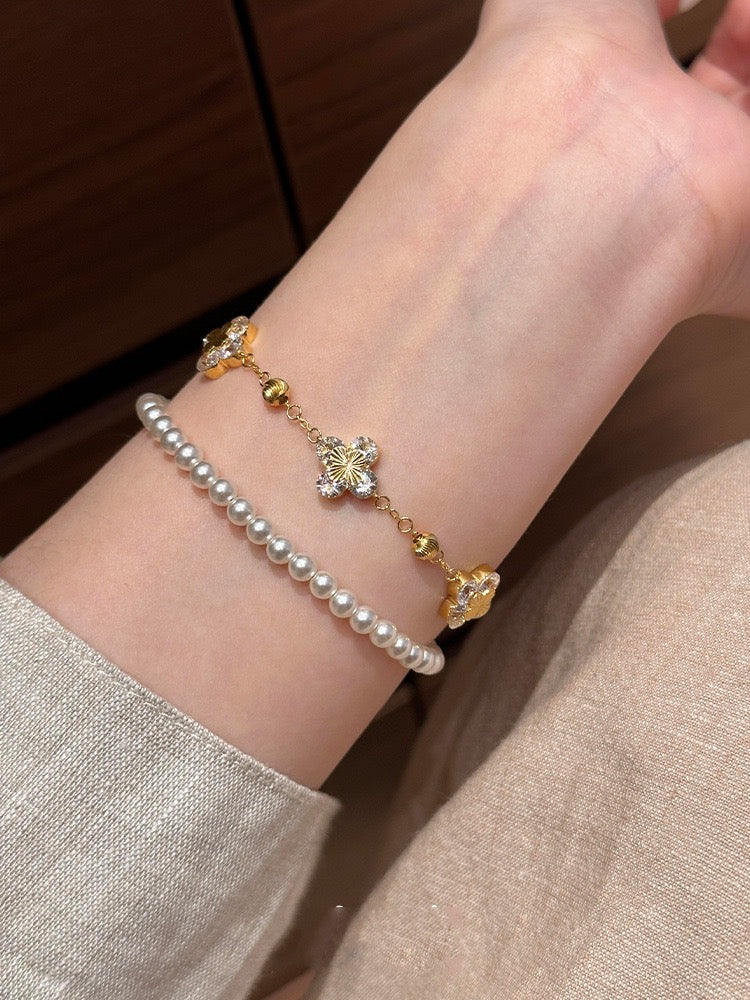 Luxury Gold Clover Bracelet with Diamond Accents