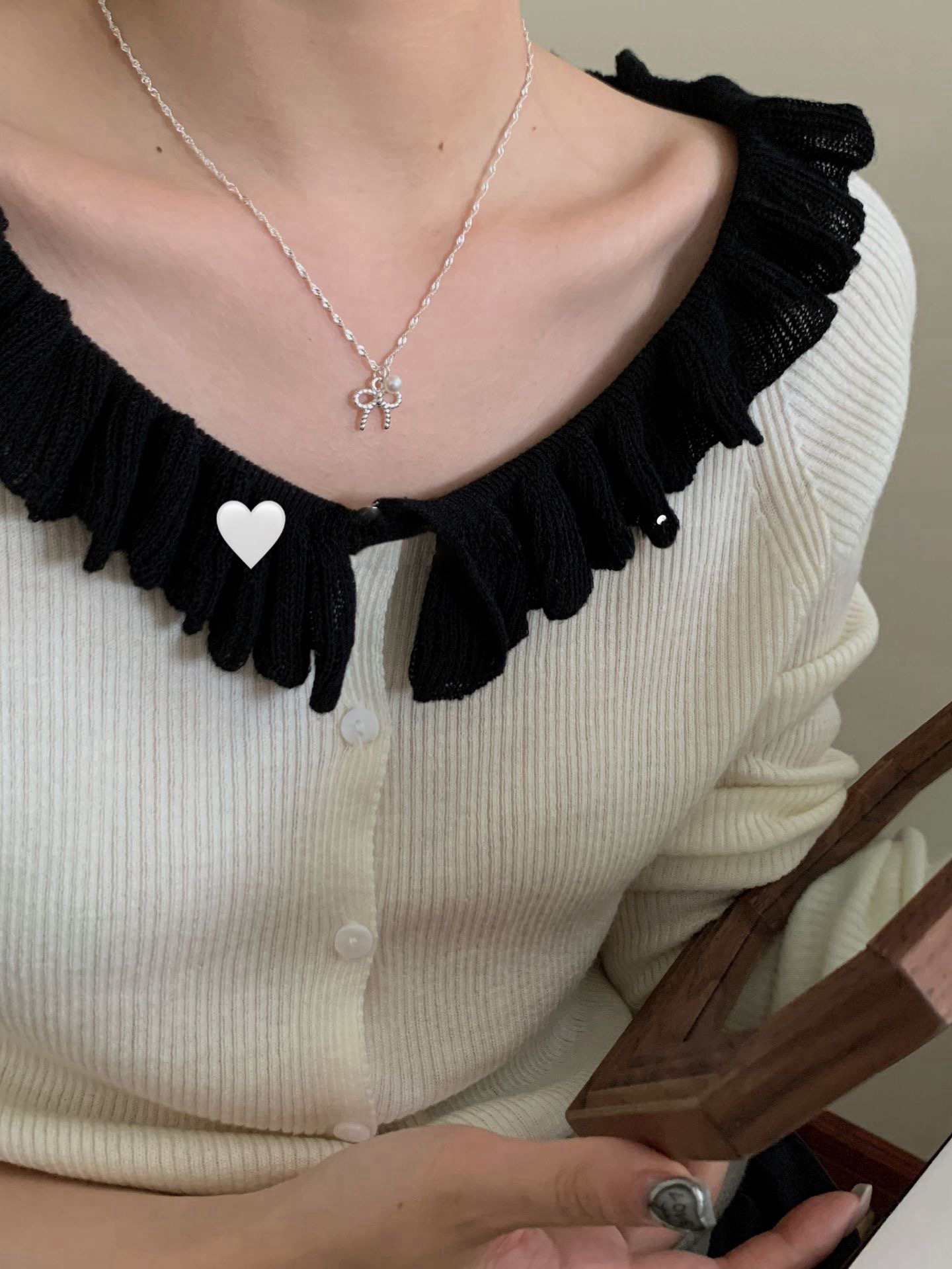 Twist Bow & Pearl Pendant Necklace