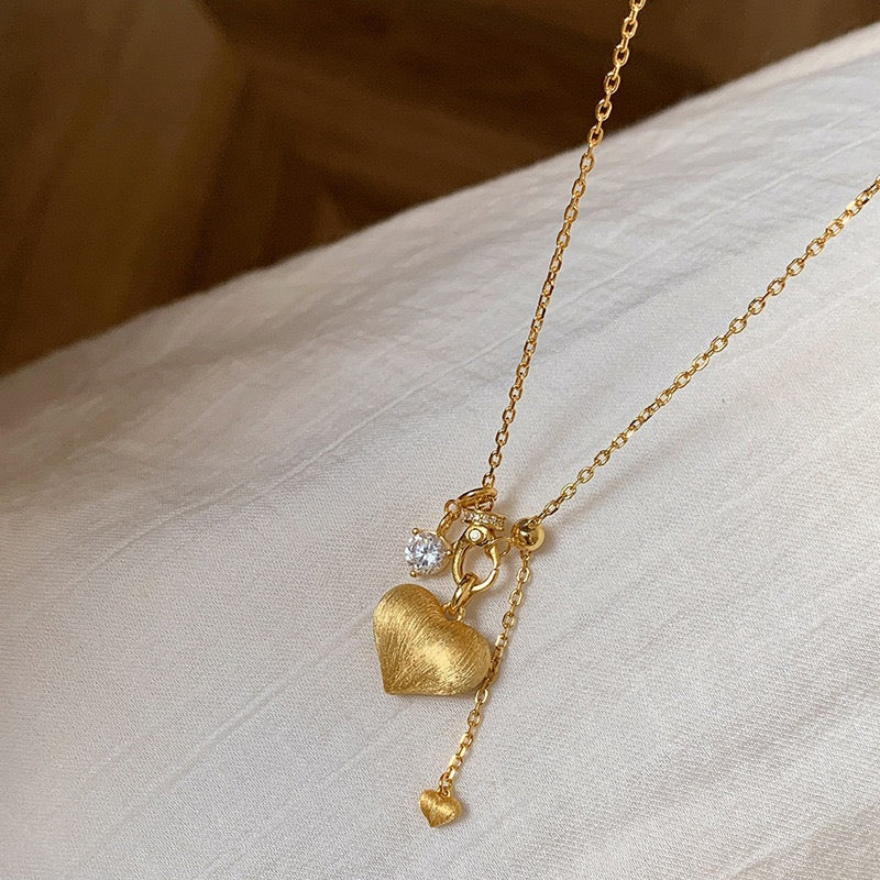 French Retro Brushed Heart Pendant Necklace