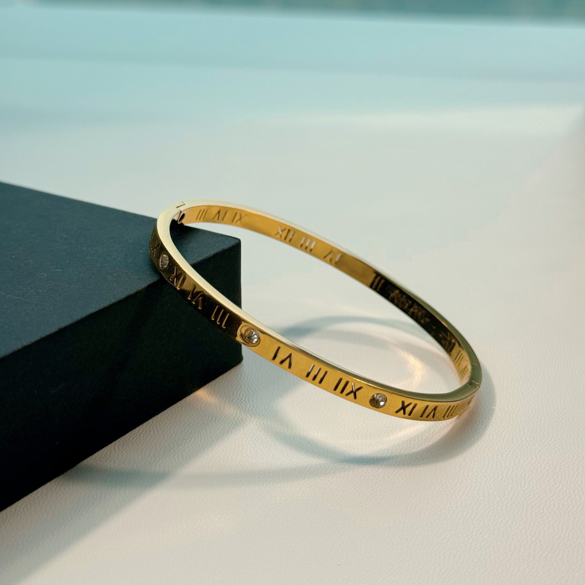 Roman Numeral Bangle – Gold