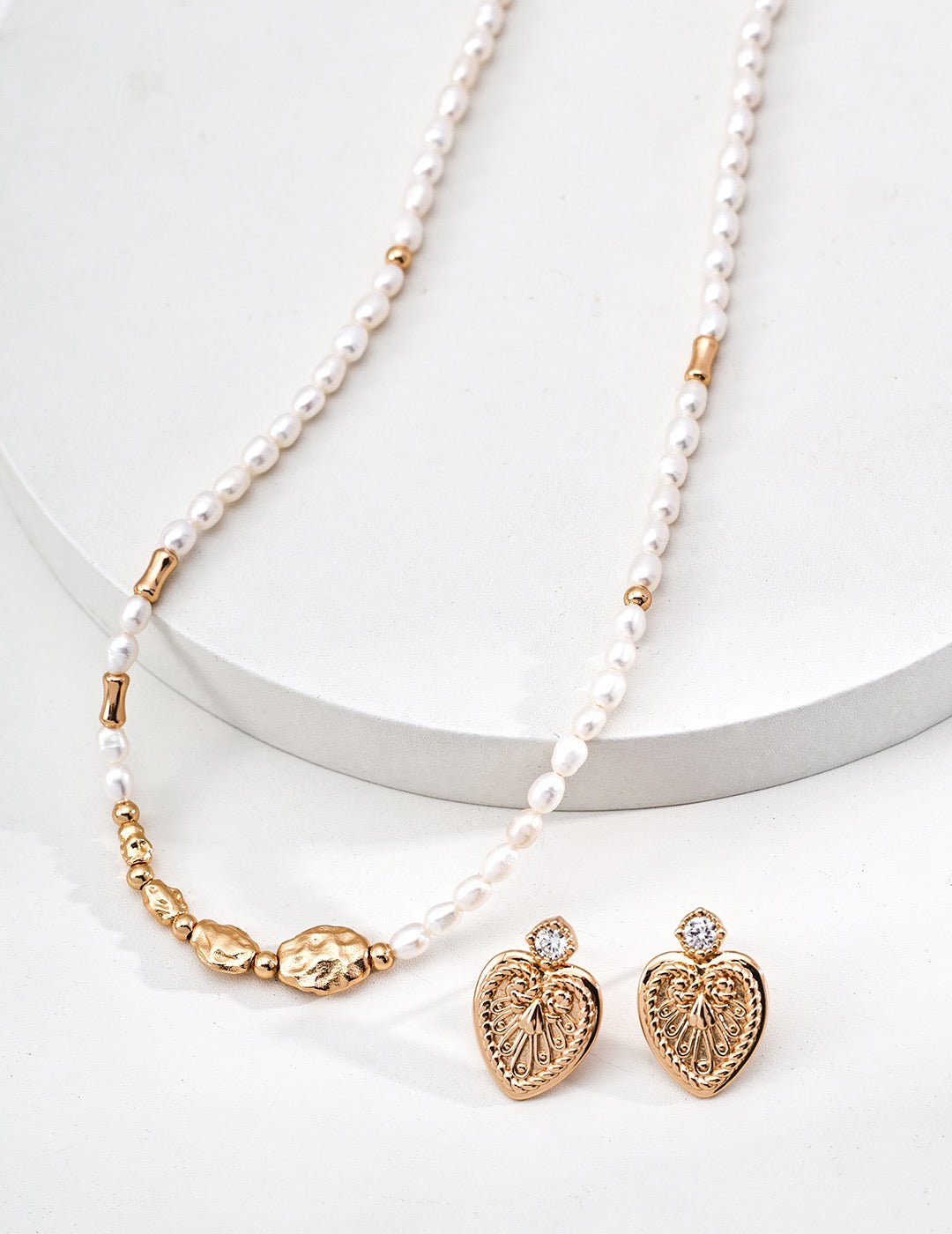 【Premium Quality】S925 Silver Vintage Spade & Heart Design Earrings – Timeless Romance