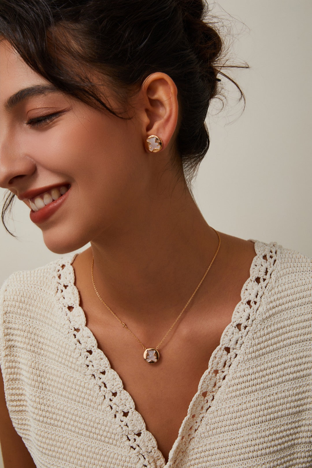 【Premium Quality】S925 Silver Vintage Gold-Plated White Shell Bear Stud Earrings