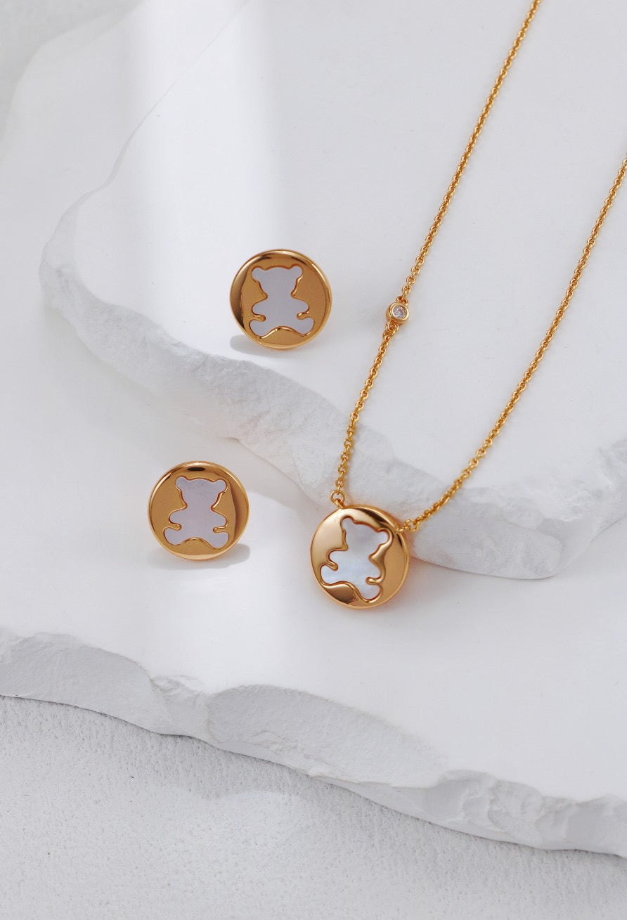 【Premium Quality】S925 Silver Vintage Gold-Plated White Shell Bear Stud Earrings