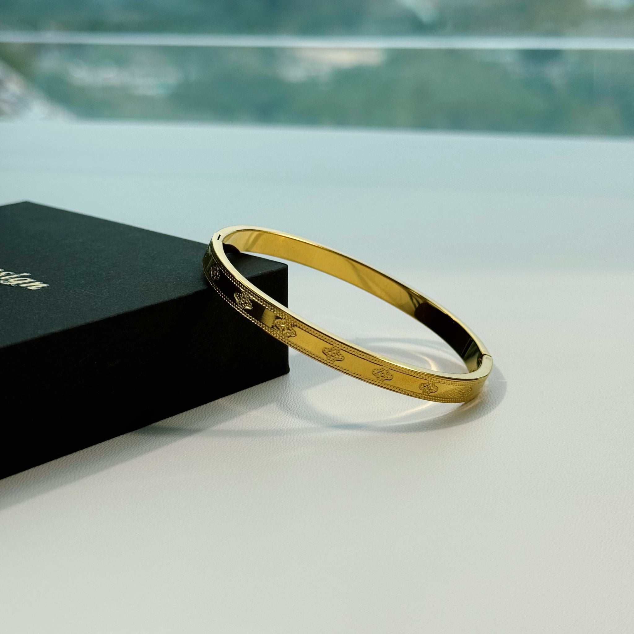 Engraved Clover Bangle