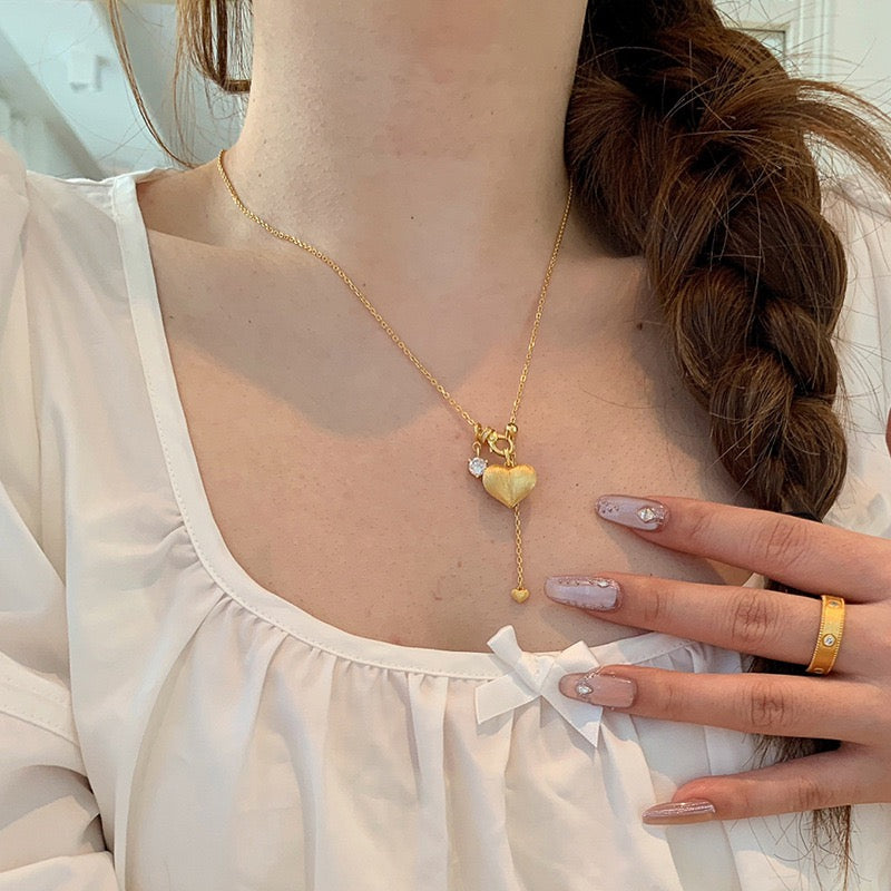 French Retro Brushed Heart Pendant Necklace