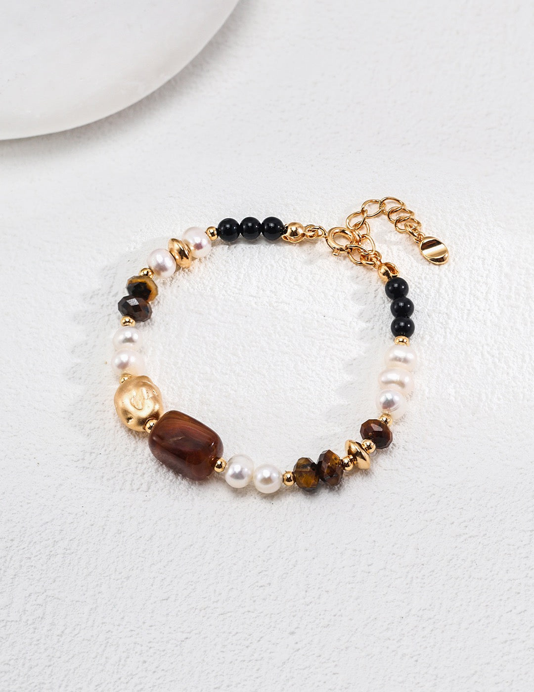 Bracelet with Freshwater Pearls, Tiger’s Eye & Black Onyx