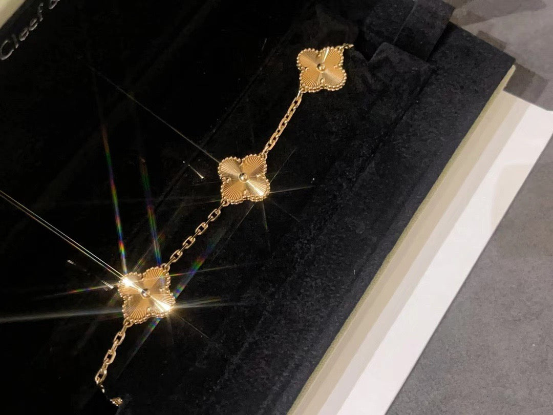 【Premium Quality】Laser Clover Necklace