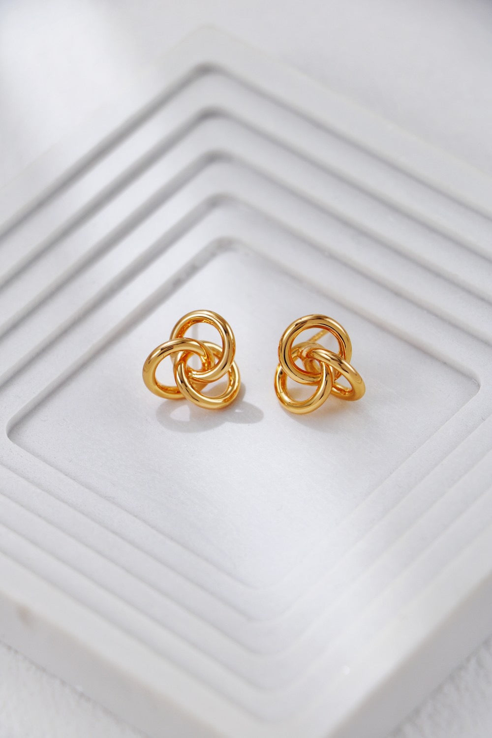 【Premium Quality】S925 Silver Knot Triple Ring Earrings – Modern & Chic