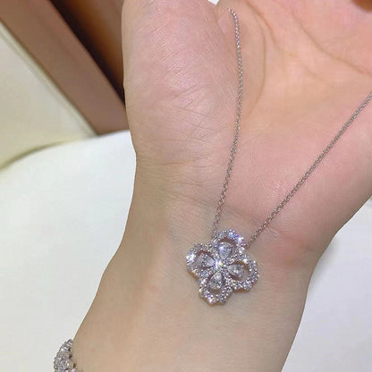 Loop Necklace – Timeless Circle Pendant