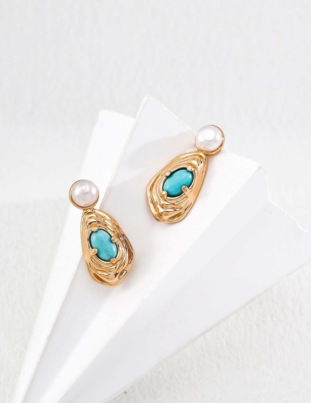 【Premium quality】Peacock Blue Dual-Tone Lava Pearl & Gem Earrings