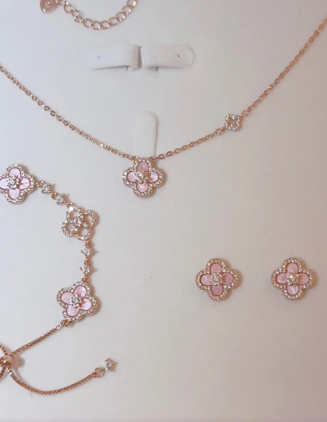 Sakura Cleef Set