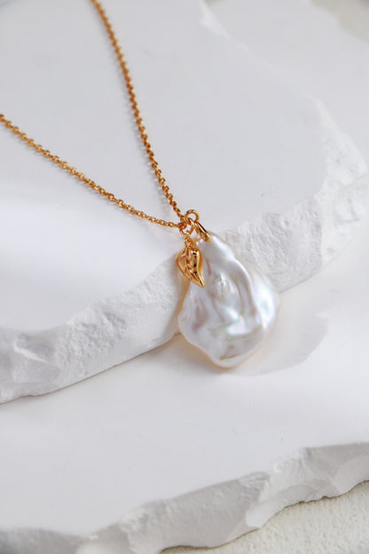 【Premium quality】925 Sterling Silver Petal-Shaped Pearl Necklace