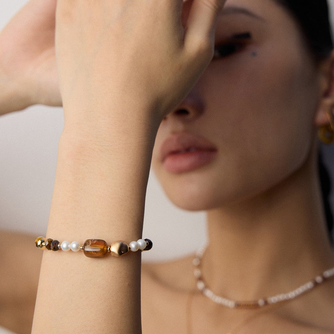 Bracelet with Freshwater Pearls, Tiger’s Eye & Black Onyx