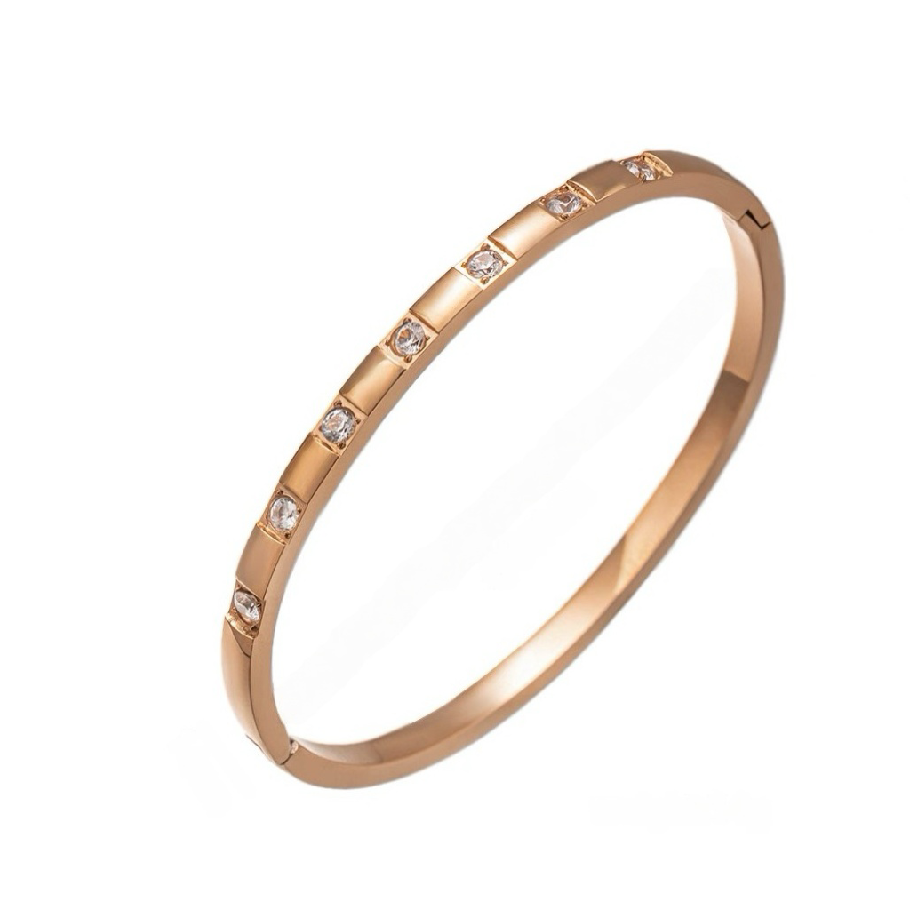 Elegant Bangle with Sparkle Accents – Rose Gold