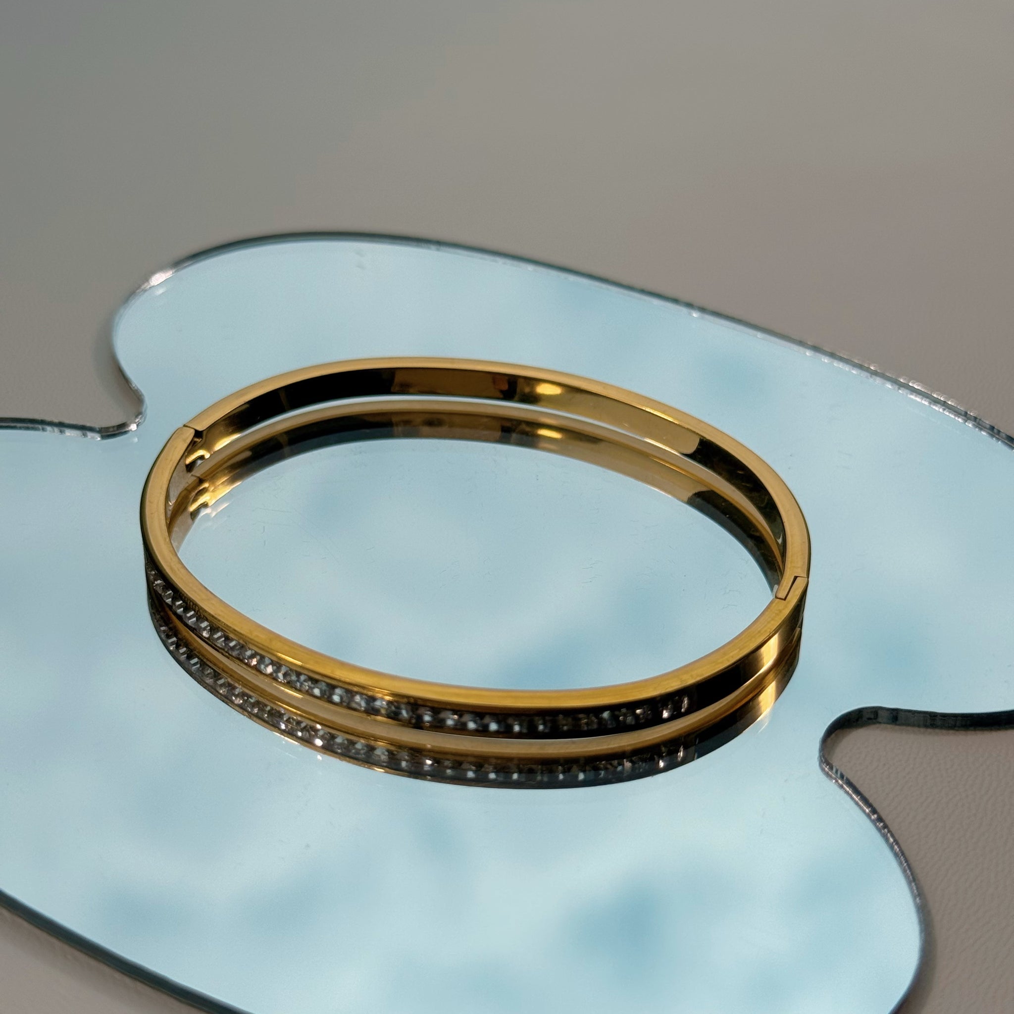 Single Row Crystal Bangle – Gold